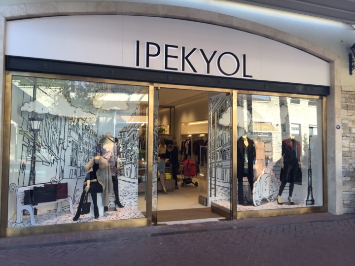 IPEKYOL品牌女装店面设计